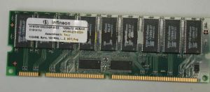 Infineon SDRAM DIMM 1GB, PC100 (100MHz), ECC Reg., Sync. CL2, 168-pin, 128Mx72, PC100-222-622R, OEM ( )