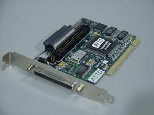 ATTO/Qlogic QLA1020 Fast Wide SCSI, 3 channel (ext: 68-pin; int: 50-pin, 68-pin), PCI, p/n: 0029-PCBX-000, OEM ()
