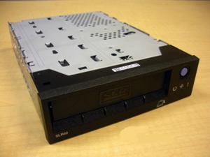 Streamer IBM SLR60 30/60GB, internal tape drive, p/n: 53P2383  (стример)