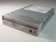       Iomega Zip100 drive, 100MB, internal, p/n: Z100iDE, IDE. -1996 .