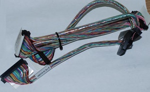 Adaptec 4-drive Internal Cable SCSI LVD/SE Ultra320 HD68M (68-pin), 4 unit/w terminator, 1.2m, p/n: 1494704-00  Rev. C, OEM (шлейф внутренний)
